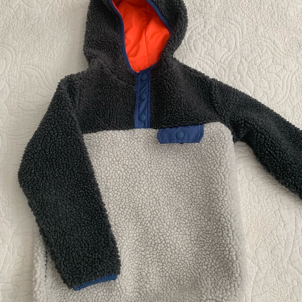 OskKosh B’gosh Fleece Hoodie Pullover